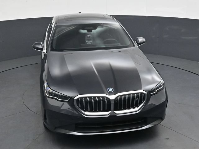 Certified 2025 BMW i5 eDrive40i w/ Premium Package RWD image 32