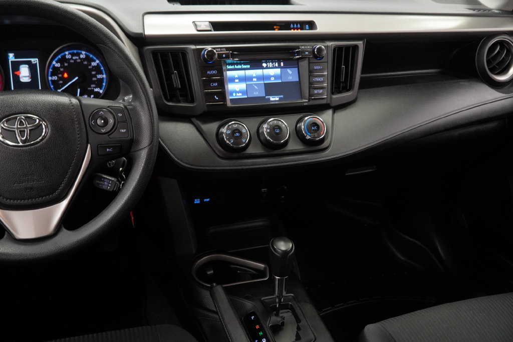 Used 2017 Toyota RAV4 LE w/ All Weather Liner Package FWD image 21