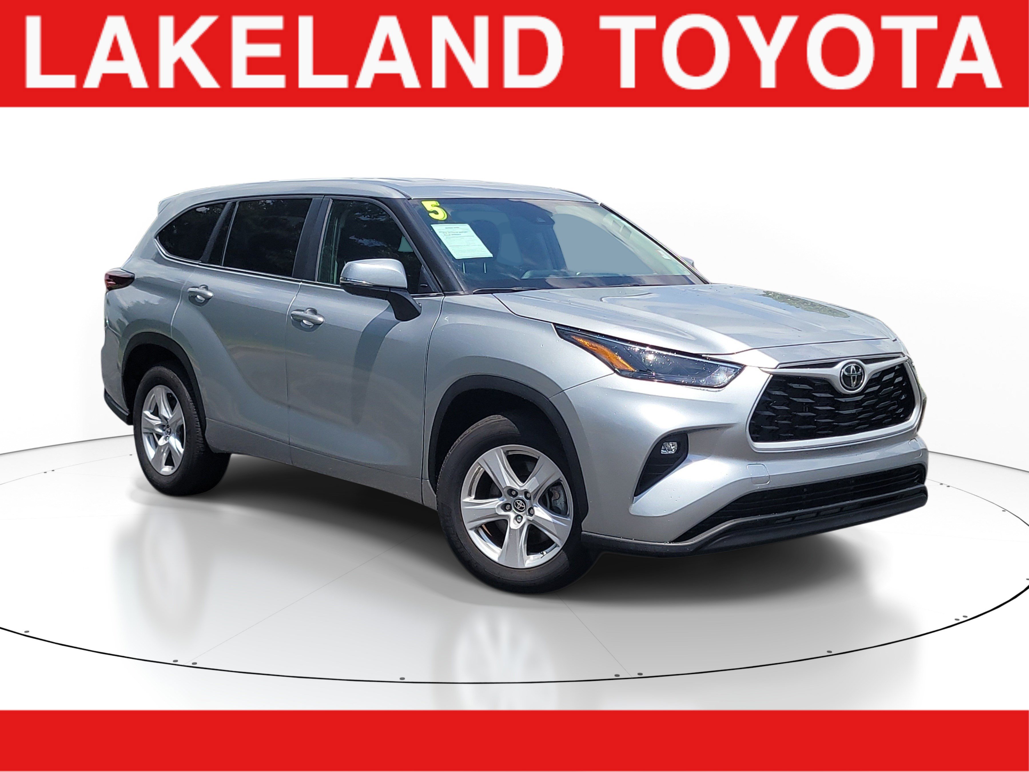 Used 2025 Toyota Highlander LE FWD video 1