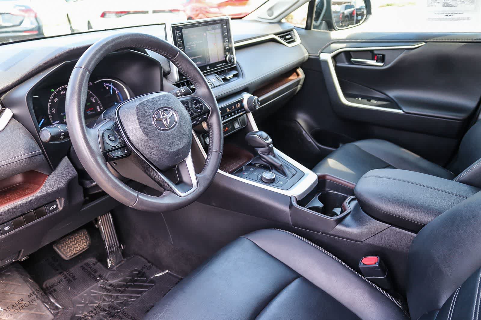 Used 2021 Toyota RAV4 Limited AWD/4WD image 17