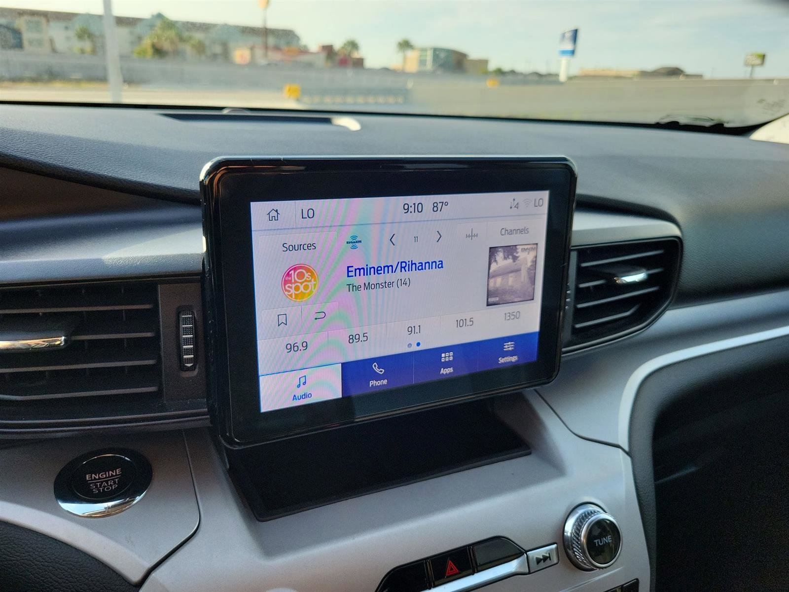 Used 2023 Ford Explorer XLT image 13