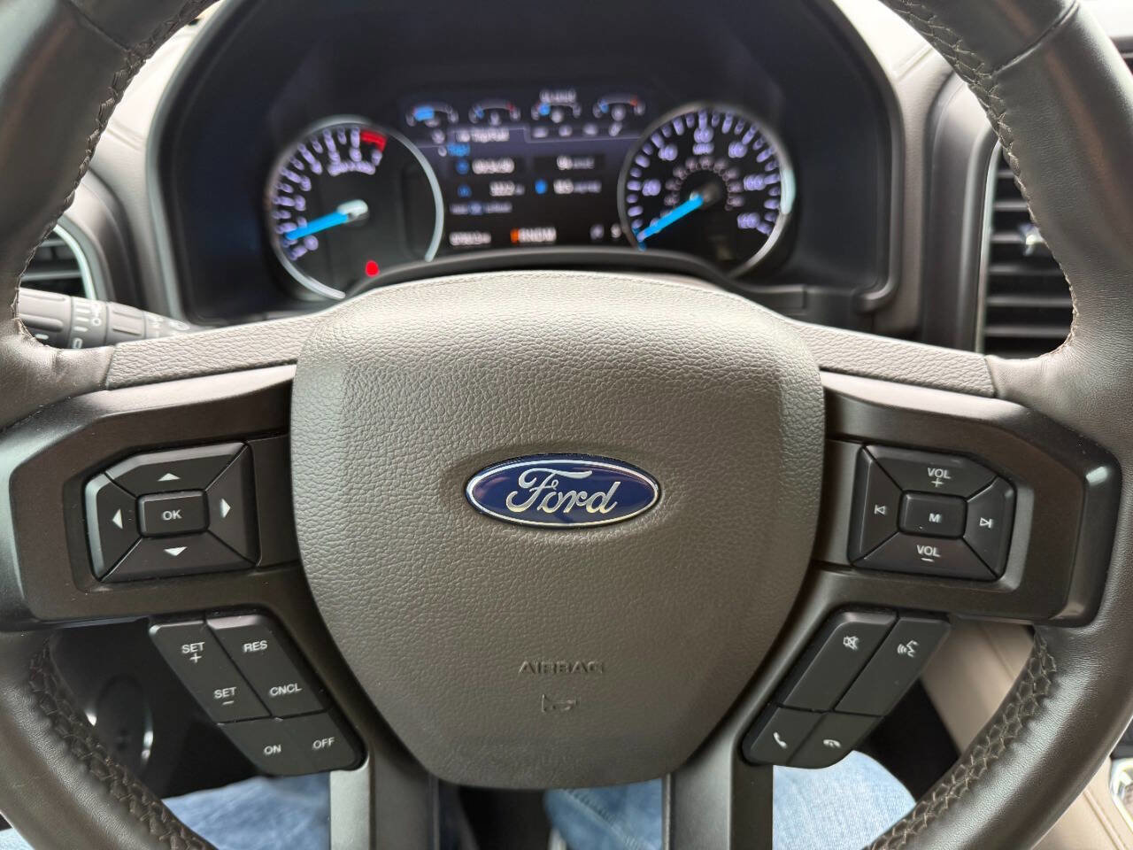 Used 2020 Ford Expedition Limited RWD image 15