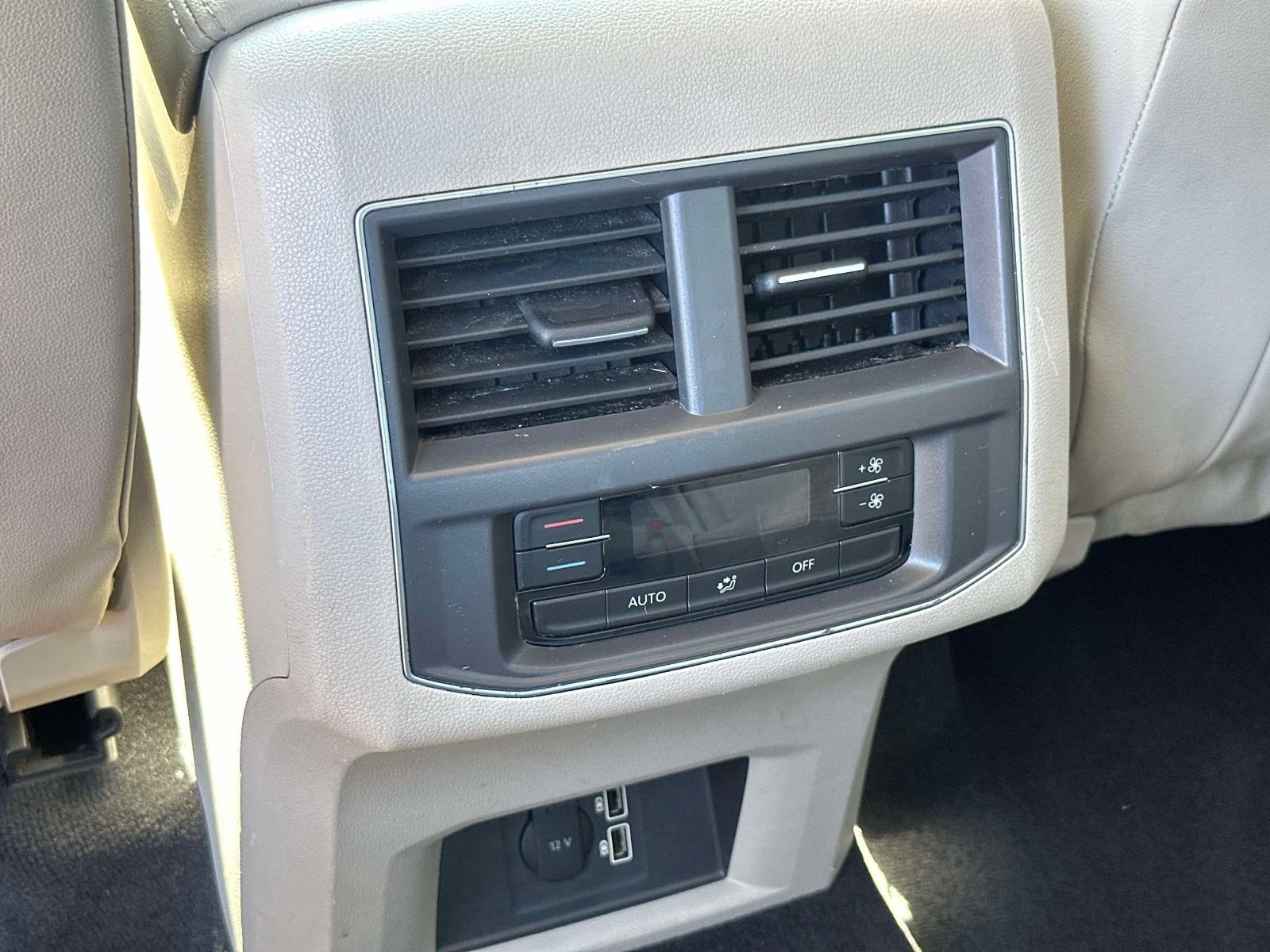 Used 2018 Volkswagen Atlas SE FWD image 14