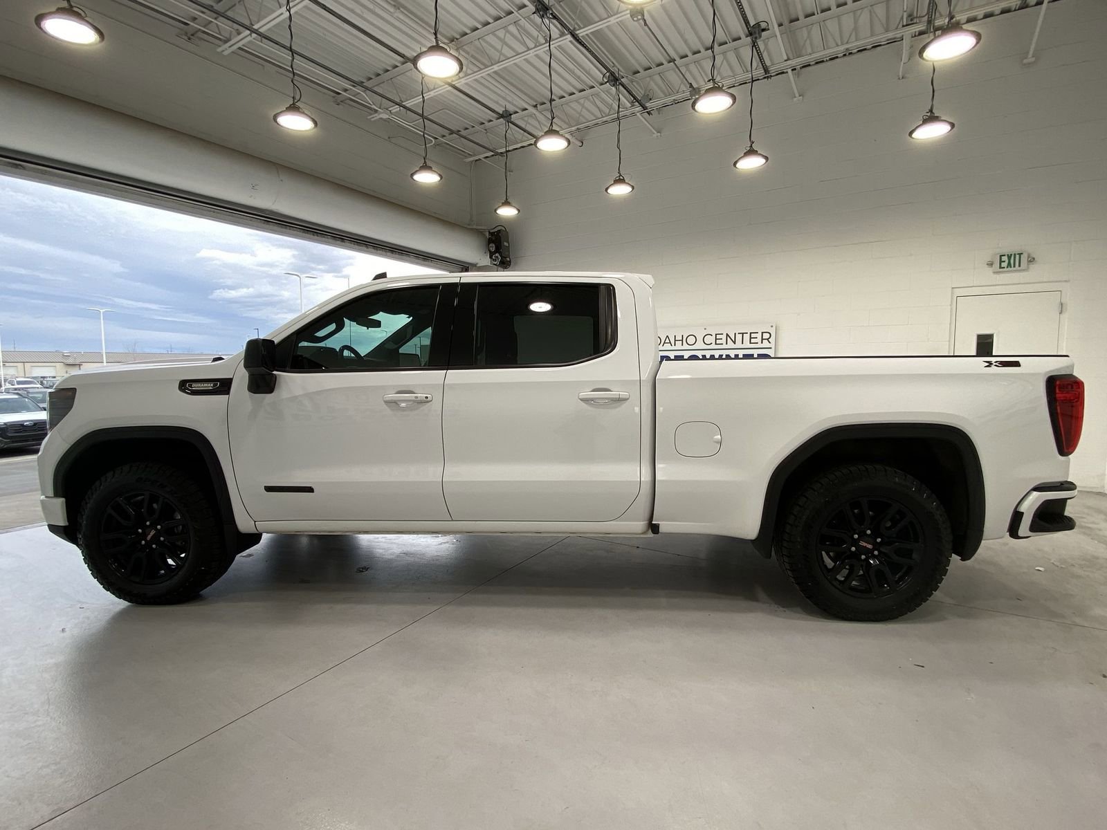 Used 2023 GMC Sierra 1500 Elevation w/ X31 Off-Road Package image 5