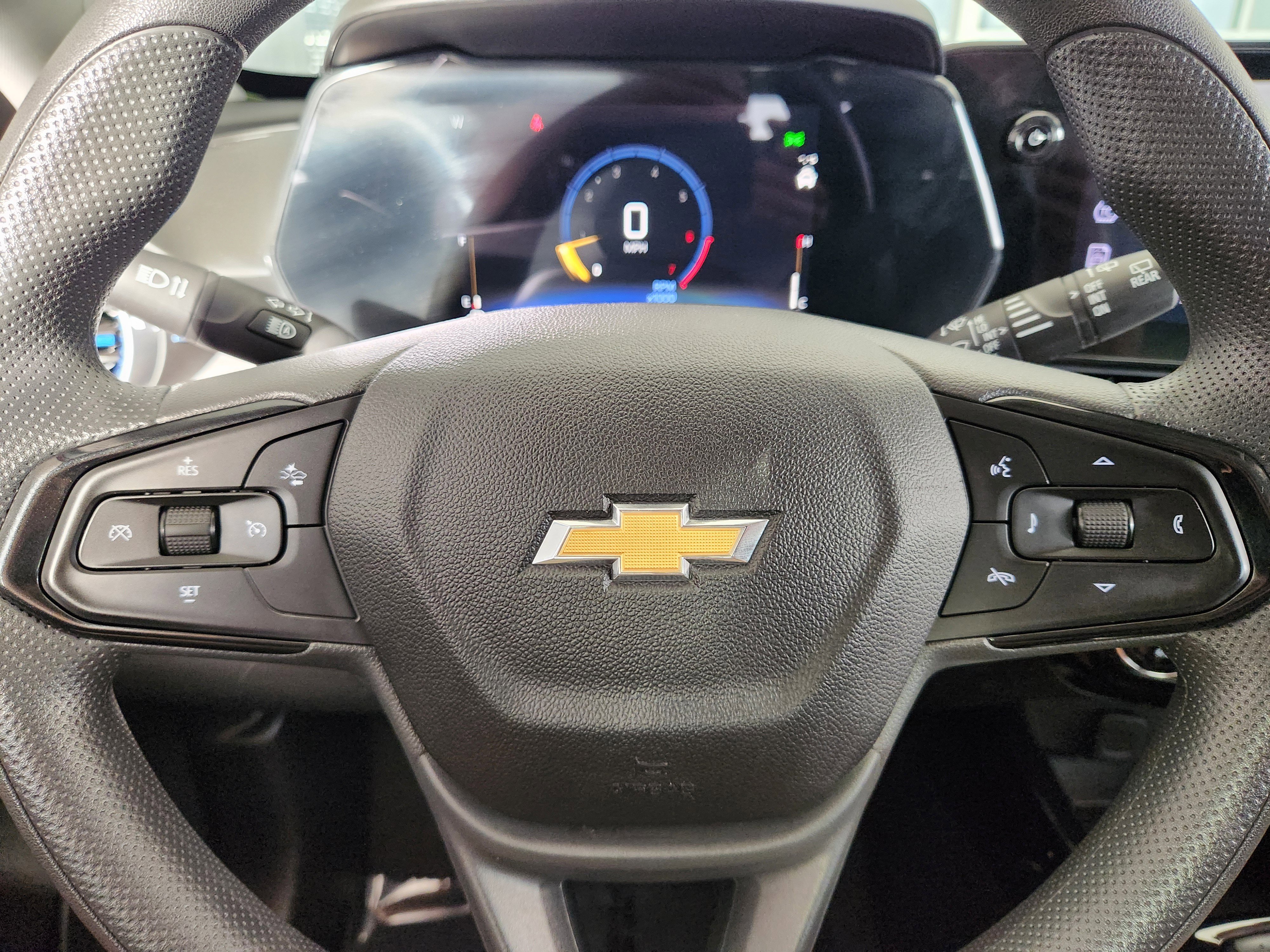 Certified 2025 Chevrolet Trax LT image 30