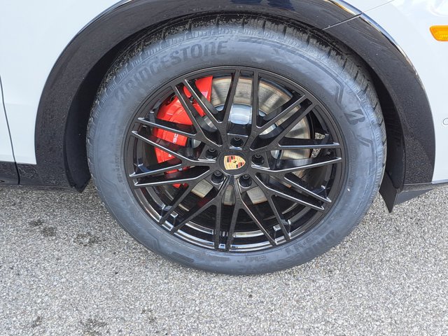 New 2026 Porsche Cayenne GTS image 11