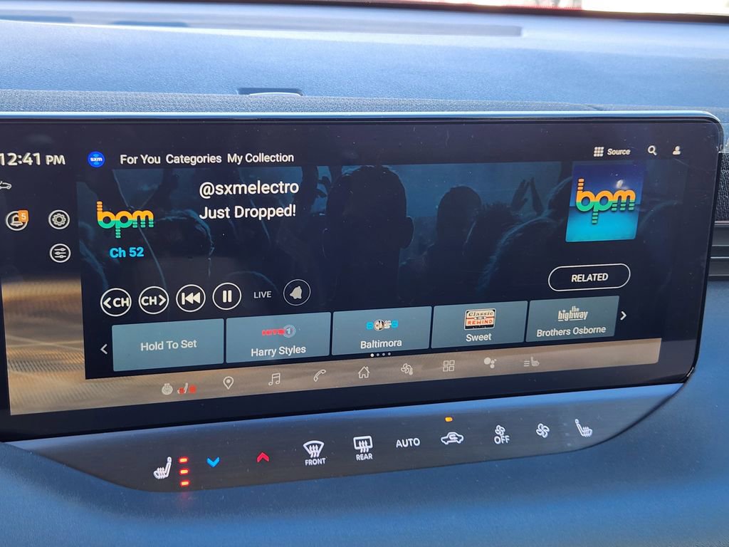 New 2026 Nissan Leaf Platinum+ w/ Cargo Package (Platinum+) image 24