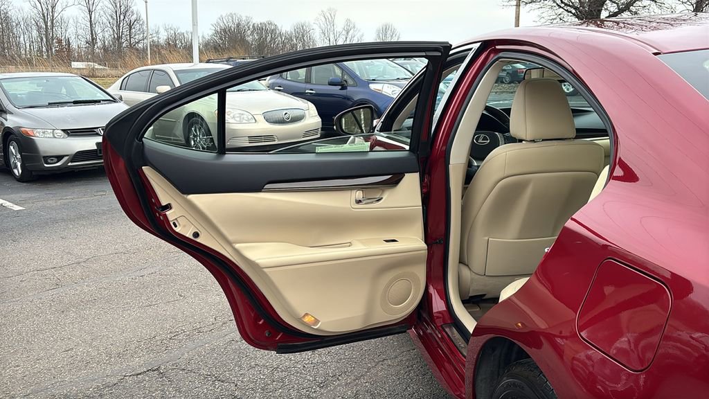 Used 2014 Lexus ES 350 w/ Premium Package image 28