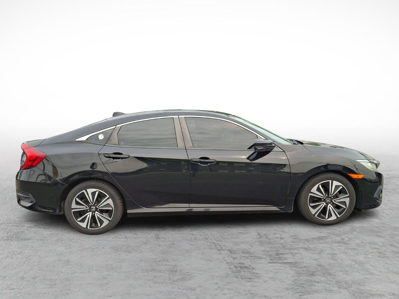 Used 2018 Honda Civic EX-T image 7