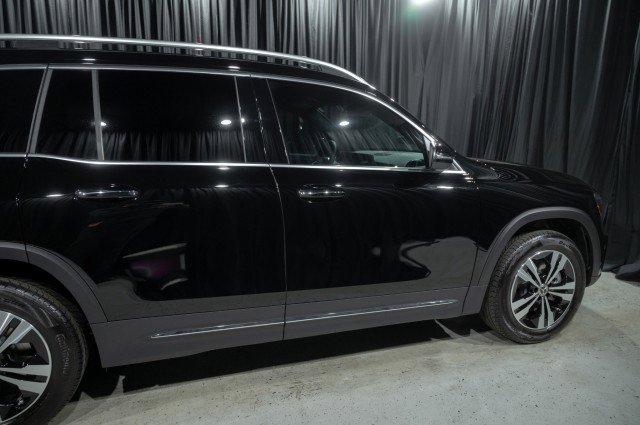 New 2025 Mercedes-Benz GLB 250 4MATIC image 4