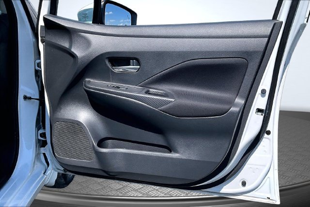 Used 2021 Nissan Versa SV FWD image 25