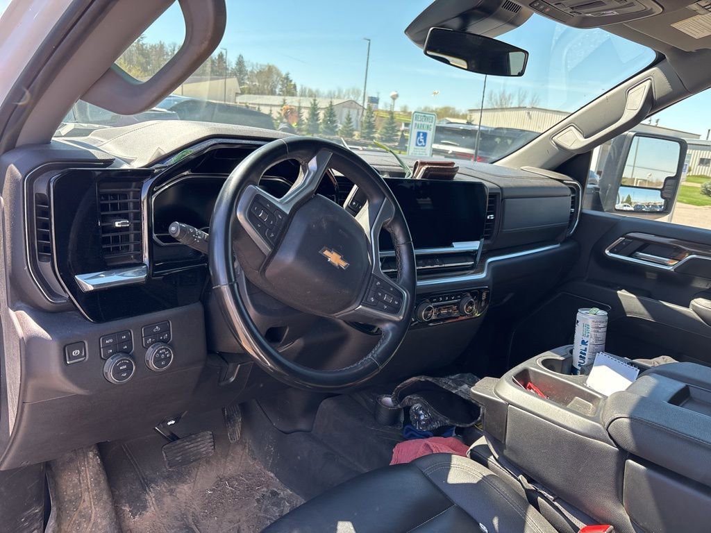 Used 2024 Chevrolet Silverado 3500 LT image 5
