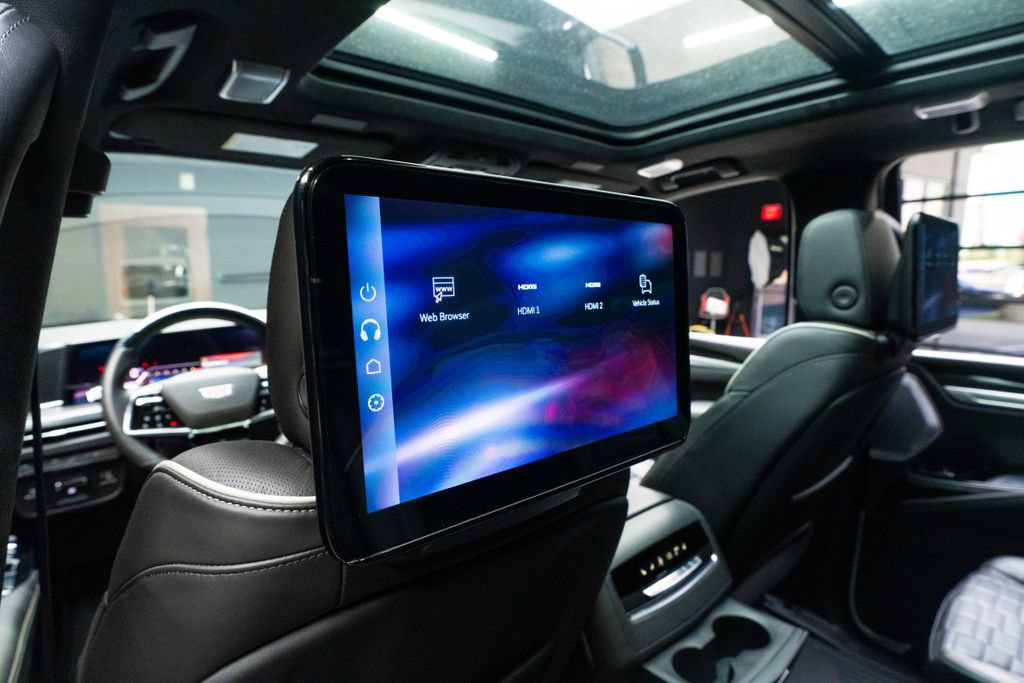 Used 2025 Cadillac Escalade V w/ LPO, ONYX Package AWD/4WD image 45