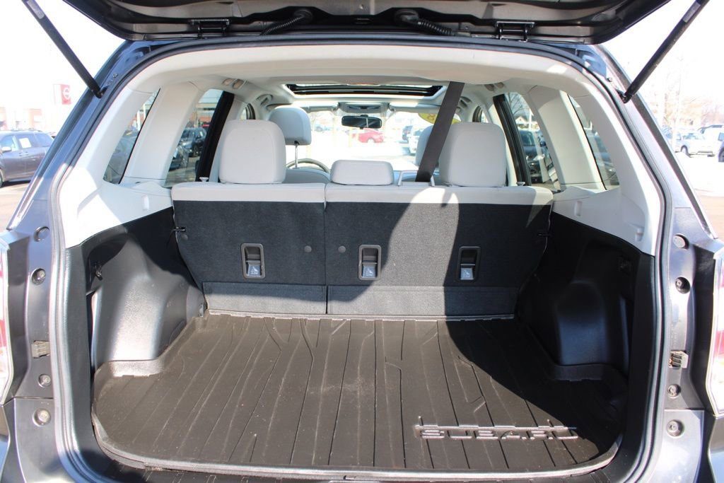 Used 2018 Subaru Forester 2.5i Premium w/ All-Weather Package image 11