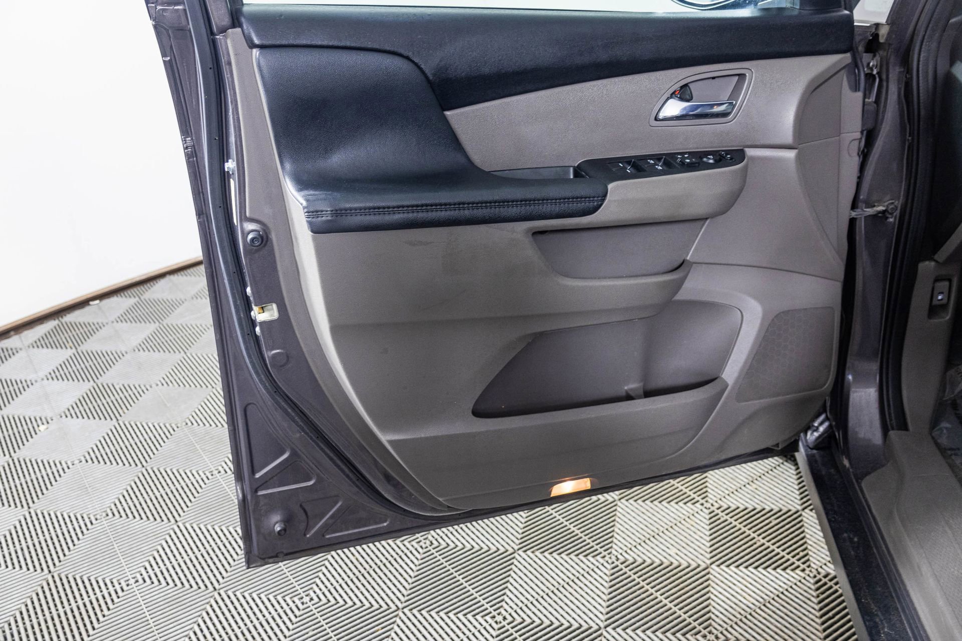 Used 2016 Honda Odyssey EX image 34