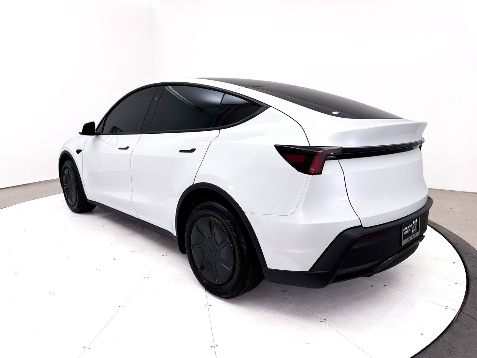 Used 2026 Tesla Model Y 2WD image 14