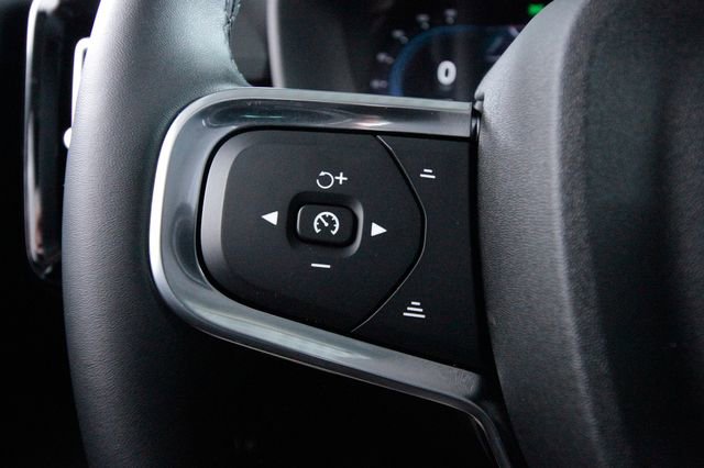 Certified 2025 Volvo XC40 B5 Ultra w/ Protection Package Premier image 10