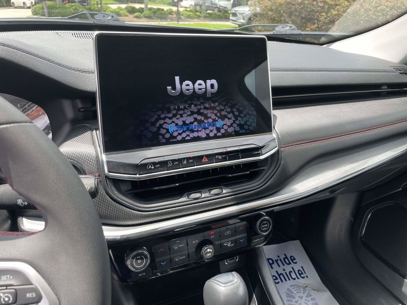 Used 2022 Jeep Compass Trailhawk w/ Trailer Tow Group AWD/4WD image 6