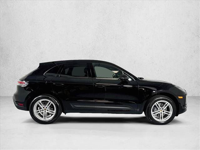 Certified 2026 Porsche Macan AWD/4WD image 8