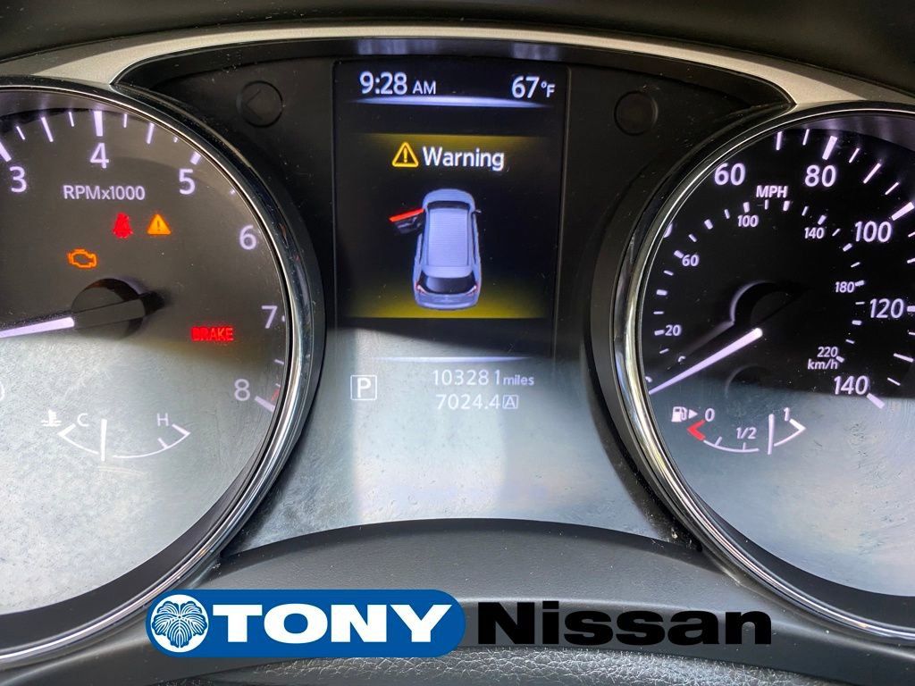 Used 2016 Nissan Rogue SV image 14