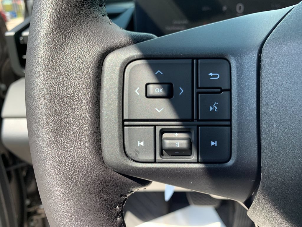 Used 2026 Toyota RAV4 SE w/ Convenience Package FWD image 27