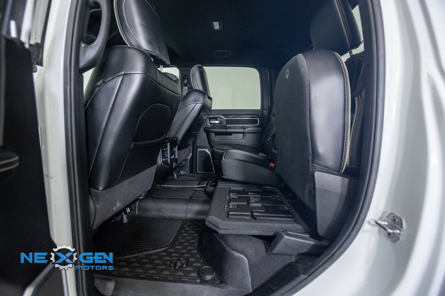 Used 2021 RAM 3500 Laramie AWD/4WD image 32