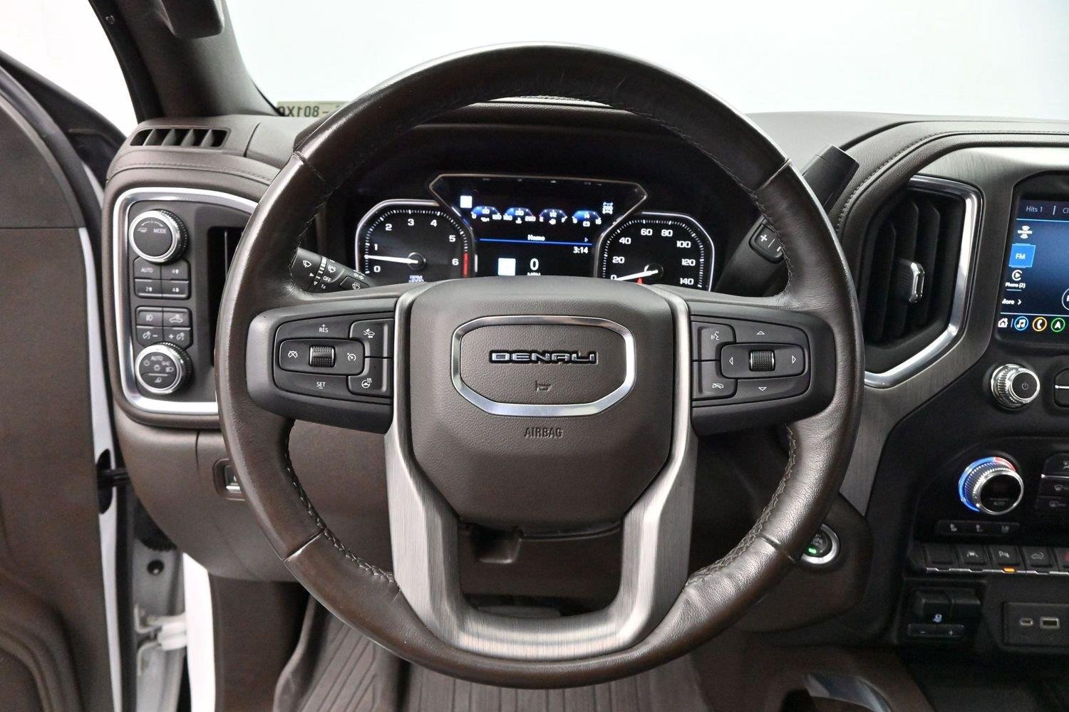 Used 2022 GMC Sierra 1500 Denali w/ Driver Alert Package II AWD/4WD image 15