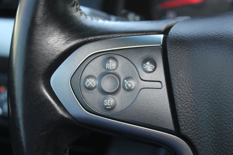 Used 2015 Chevrolet Suburban LT image 18