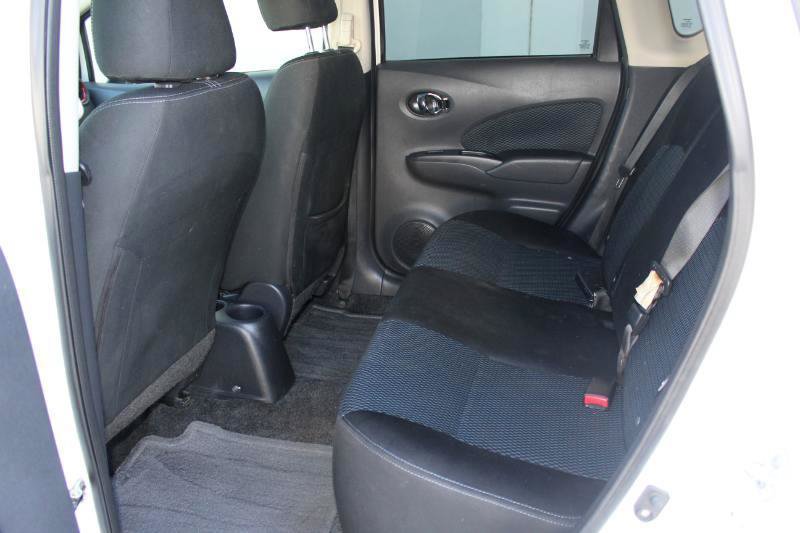 Used 2016 Nissan Versa Note SV FWD image 11
