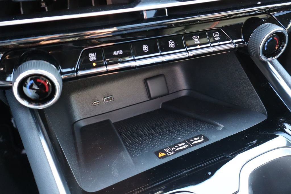 New 2026 Chevrolet Traverse RS w/ LPO, Floor Liner Package image 26