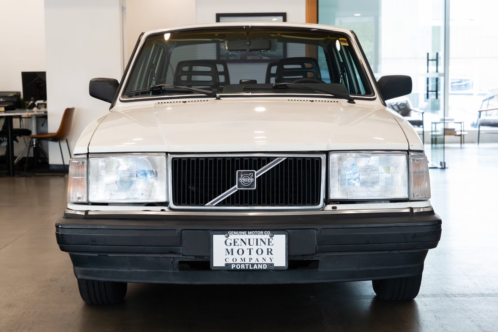 Used 1989 Volvo 240 DL RWD image 2