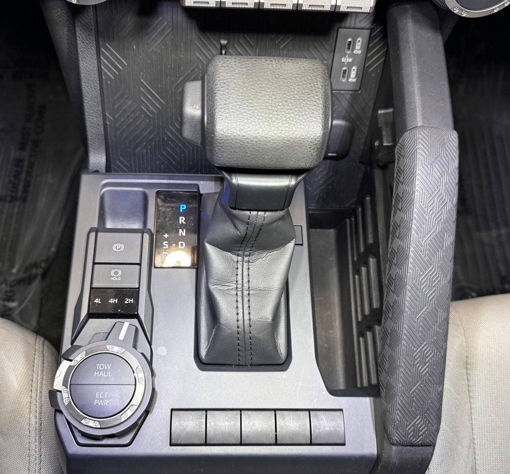 Certified 2025 Toyota Tacoma SR5 AWD/4WD image 37
