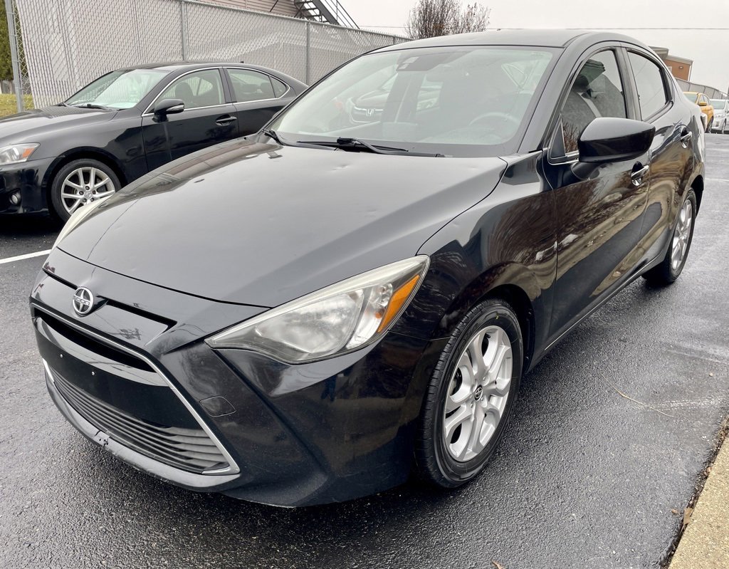 Used 2016 Scion iA image 4