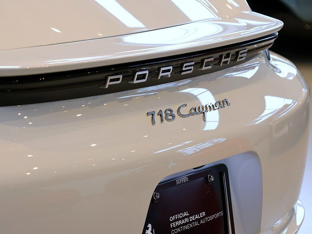 Used 2021 Porsche 718 Cayman image 34
