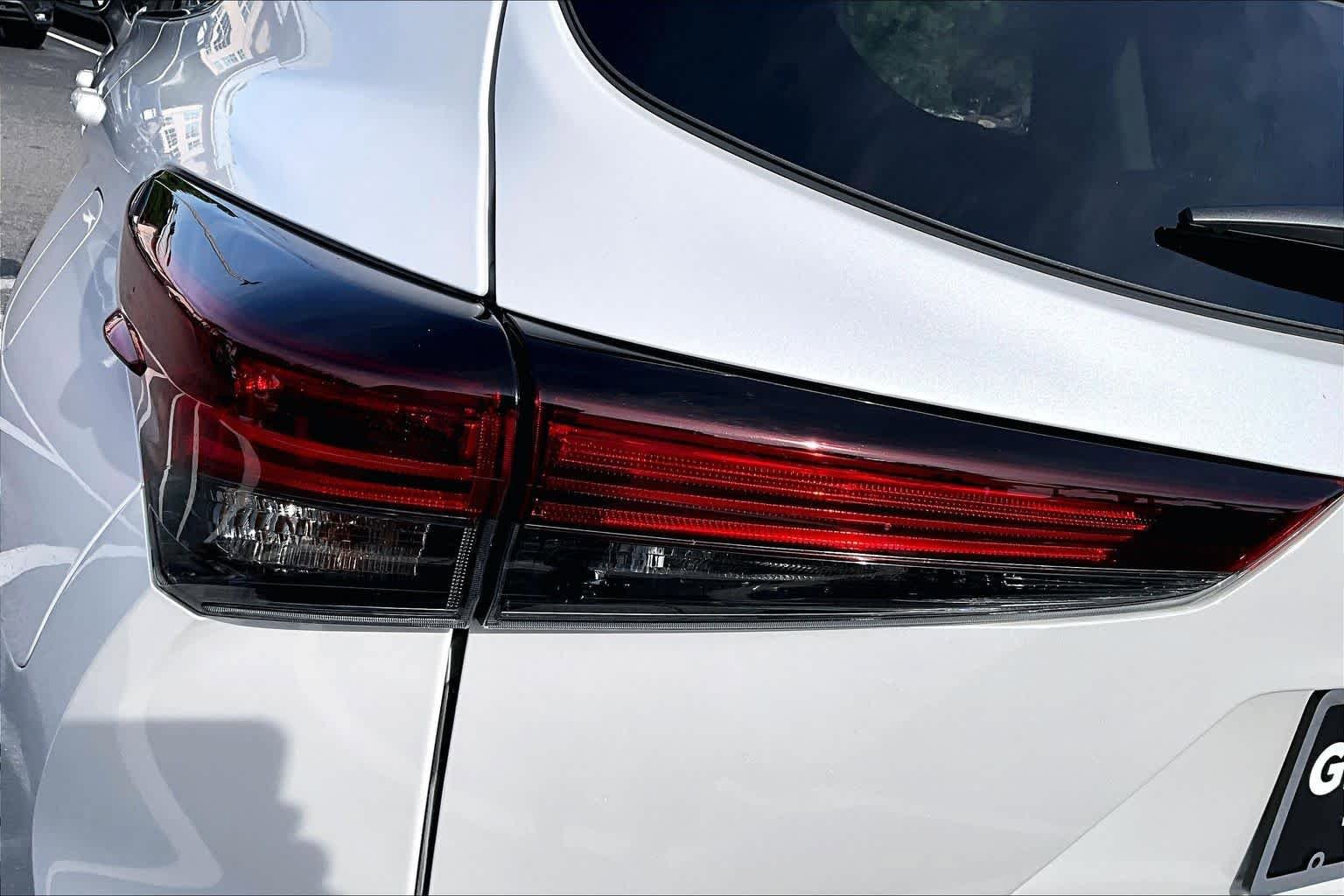 Used 2024 Toyota Highlander XLE FWD image 29