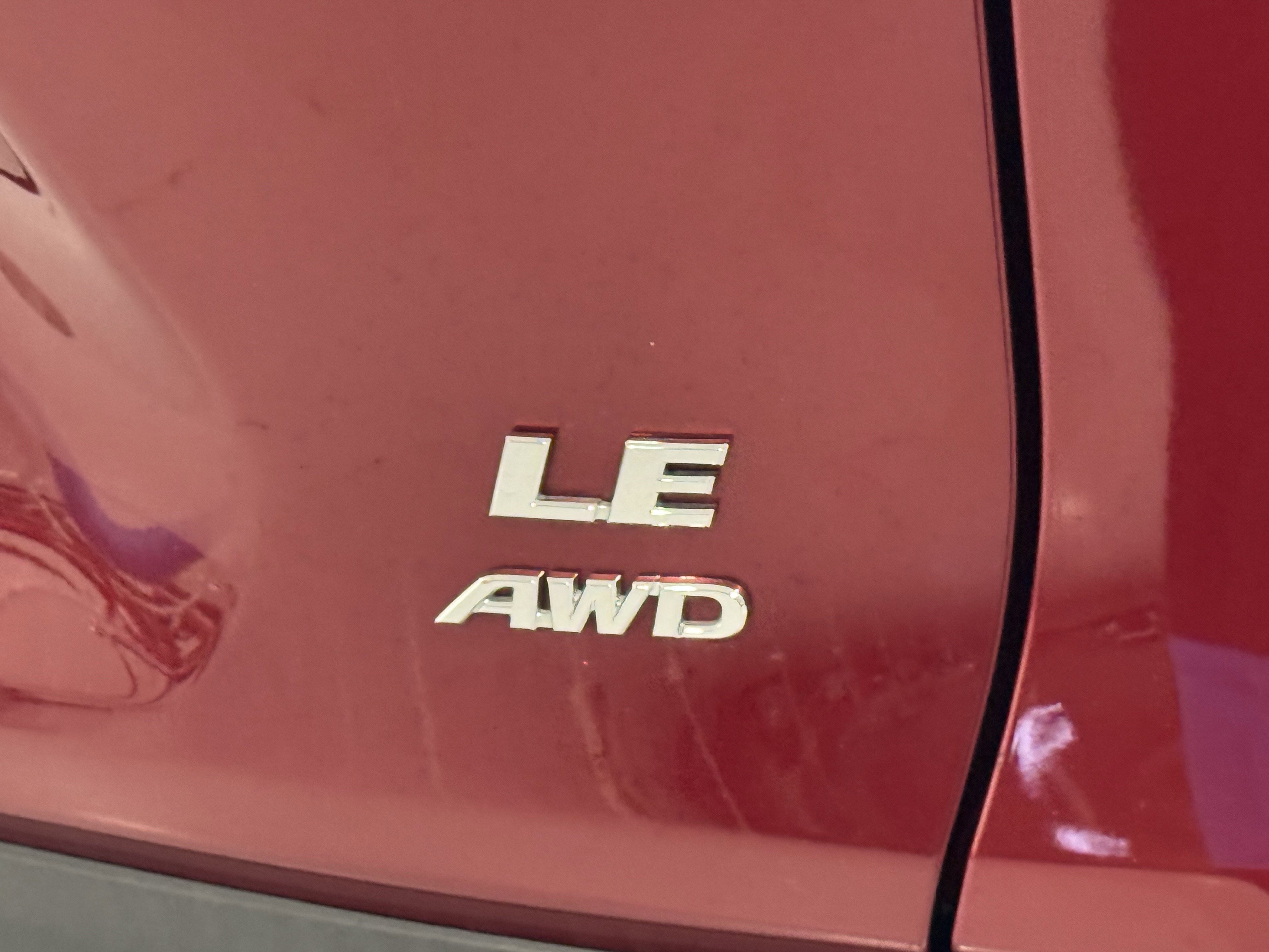 Used 2022 Toyota RAV4 LE image 40