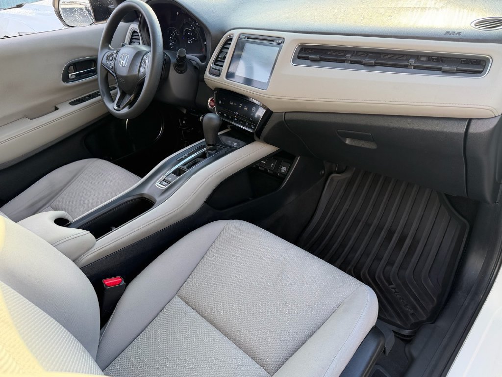 Used 2016 Honda HR-V EX image 17