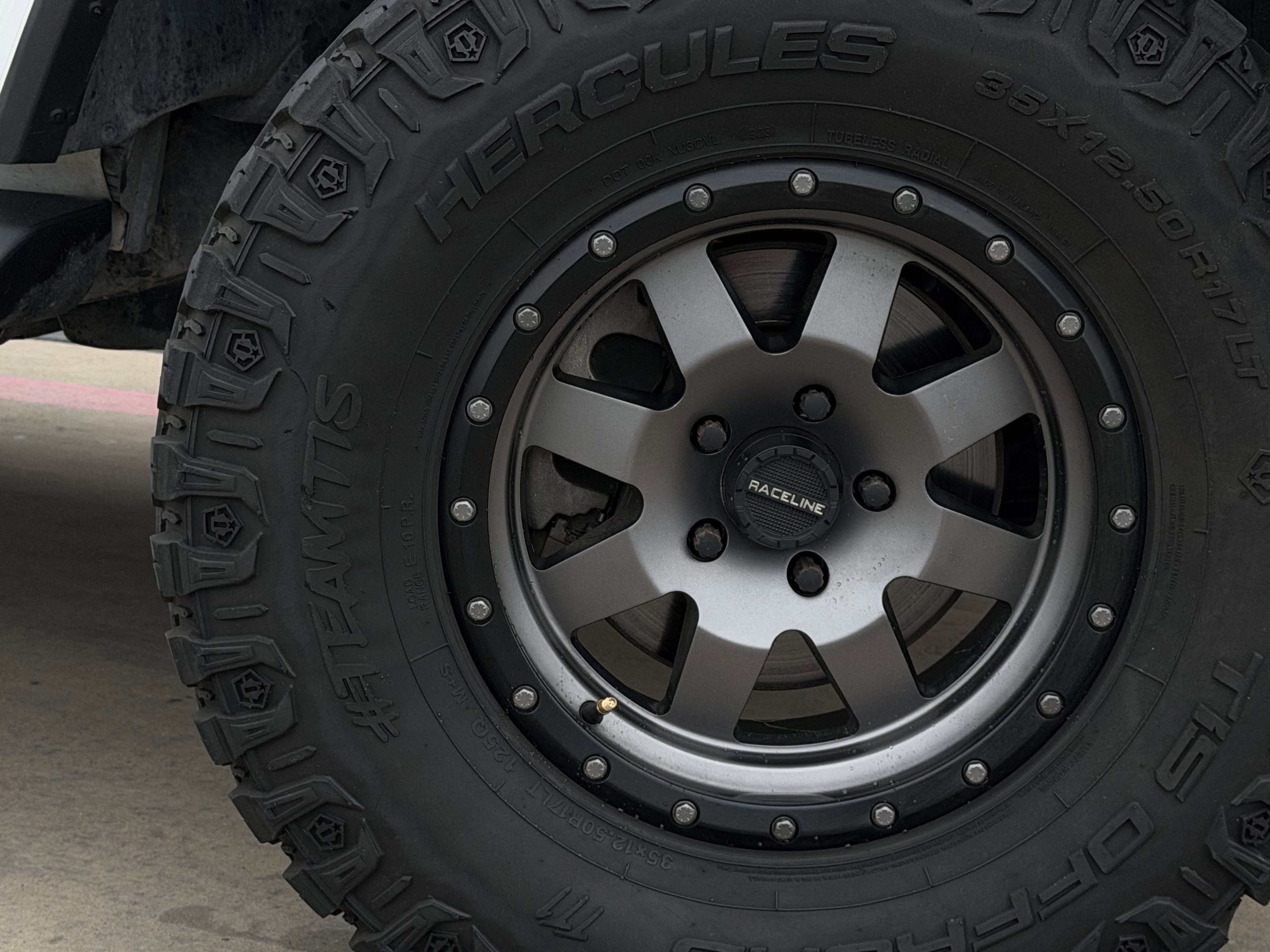 Used 2020 Jeep Wrangler Unlimited Sahara AWD/4WD image 12