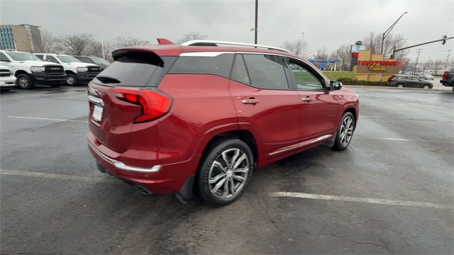 Used 2018 GMC Terrain Denali w/ Advanced Safety Package image 8