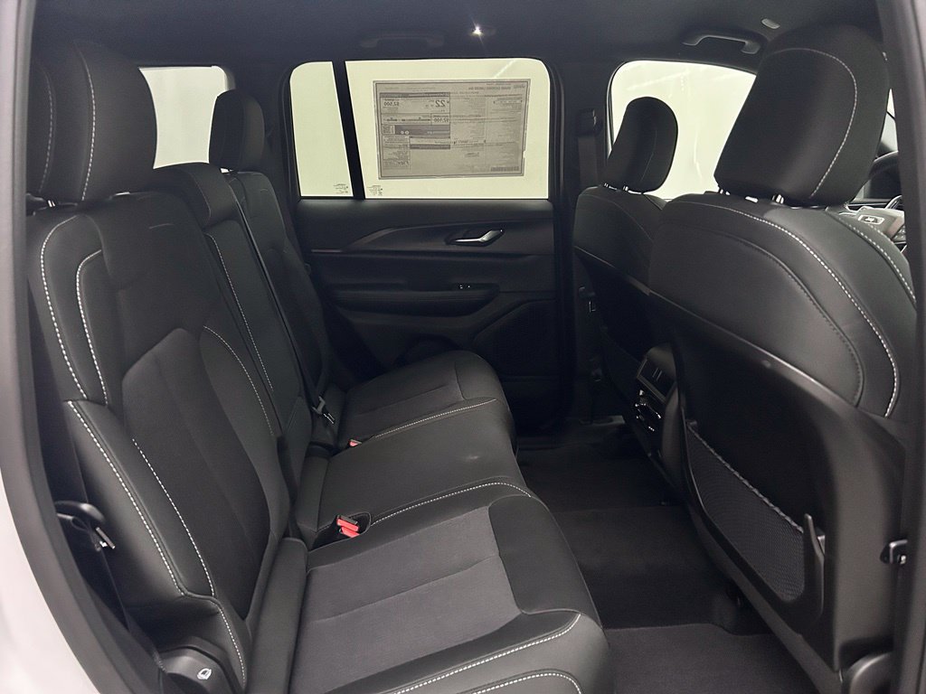 New 2027 Jeep Grand Cherokee Laredo AWD/4WD image 15