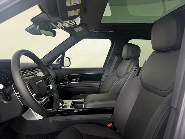 New 2025 Land Rover Range Rover SE image 31