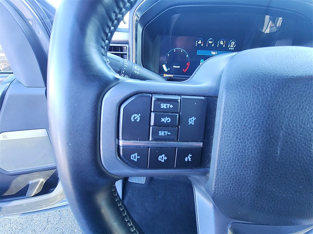 Used 2023 Ford F350 Lariat image 19