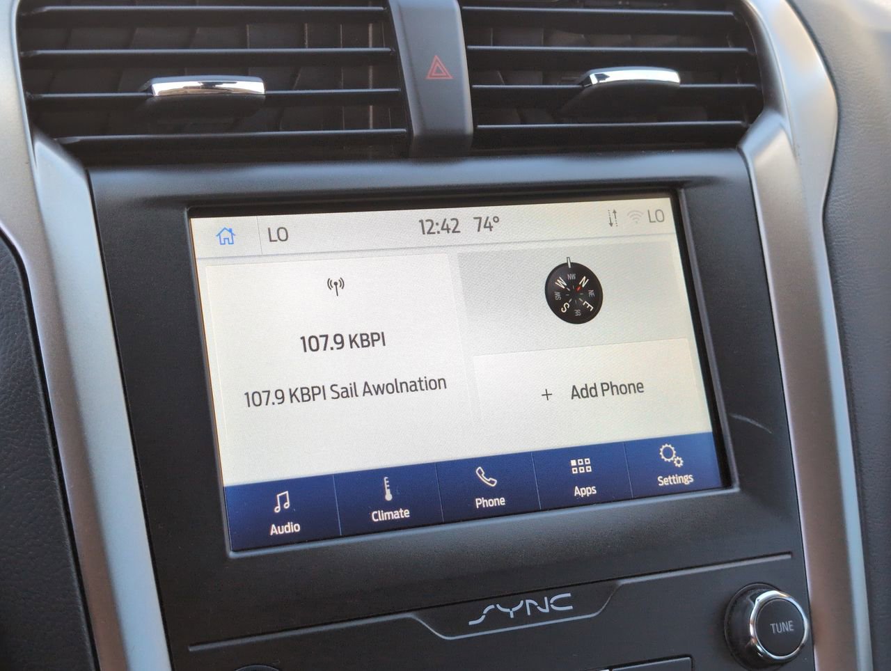 Used 2020 Ford Fusion SE FWD image 19
