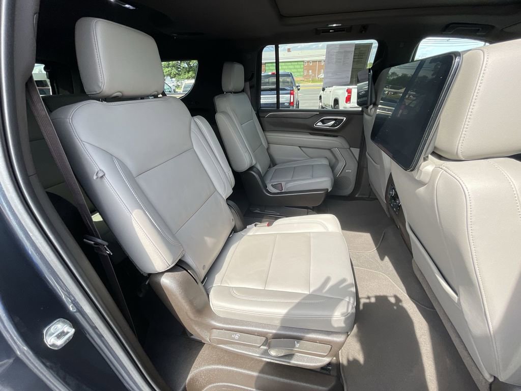 Used 2021 Chevrolet Suburban Z71 w/ Z71 Signature Package AWD/4WD image 28