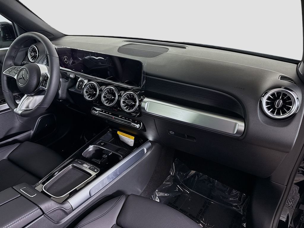 Used 2026 Mercedes-Benz GLB 250 4MATIC image 28