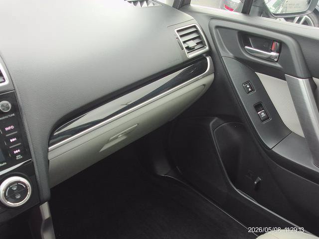 Used 2017 Subaru Forester 2.5i Limited w/ Popular Package #2 AWD/4WD image 12
