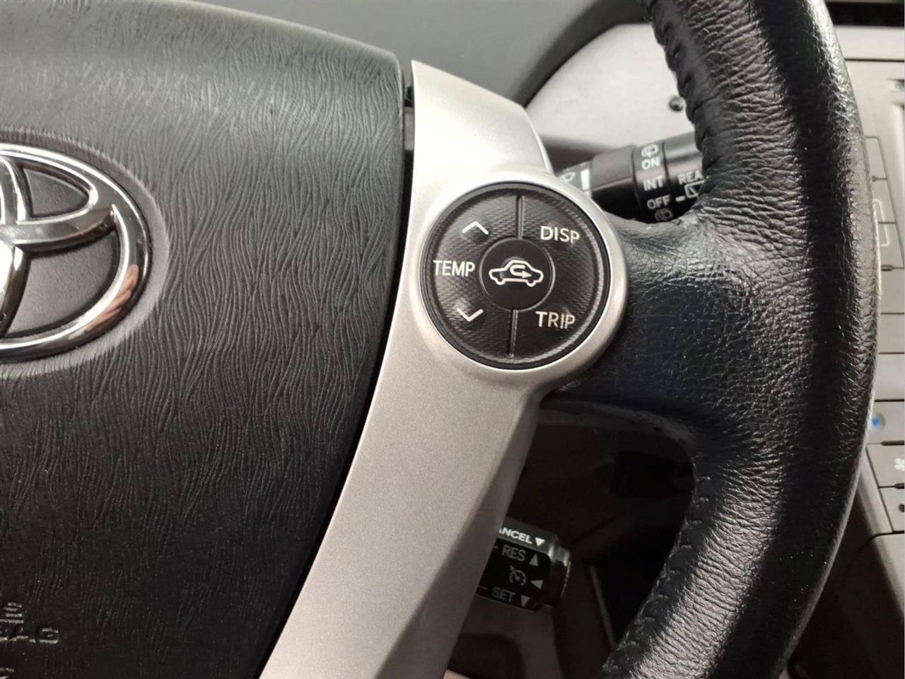 Used 2015 Toyota Prius Four FWD image 19