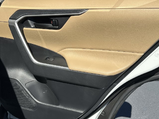 Used 2023 Toyota RAV4 LE FWD image 15