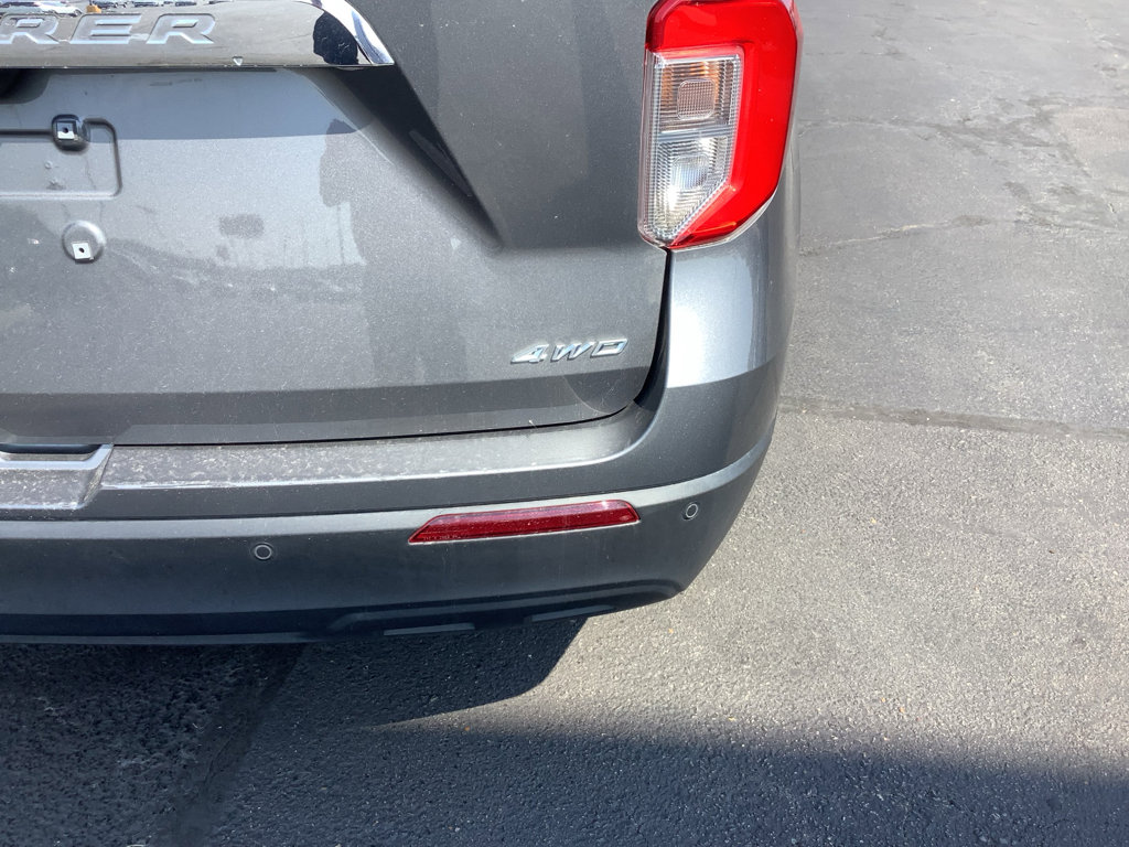 Used 2023 Ford Explorer XLT w/ Equipment Group 202A image 9