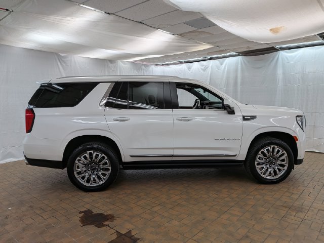 Used 2023 GMC Yukon Denali Ultimate AWD/4WD image 8